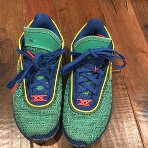 Lebron XX basketball shoes